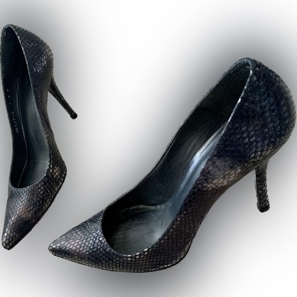 STUART WEITZMAN metallic silver gray snakeskin stiletto heels pumps Women’s 7.5 - Picture 3 of 9